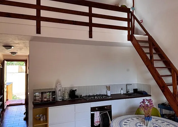 דירה Cozy With Loft Near Town & Sea לה מדלנה