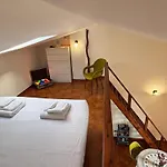 Cozy With Loft Near Town & Sea
