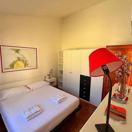 Cozy With Loft Near Town & Sea