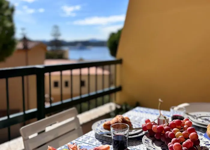 Cozy With Loft Near Town & Sea Daire
